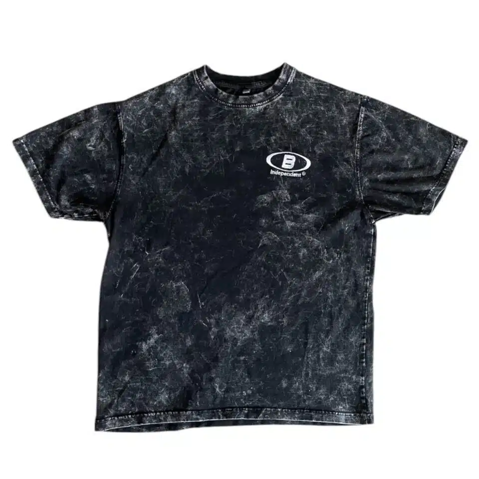 Black washed Iconic B® T-shirt with logo detail.